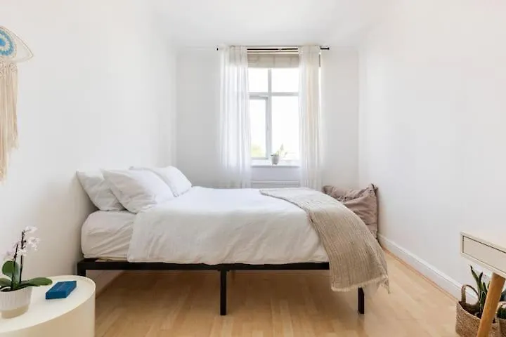Gracefully Chic And Undeniably Beautiful Apartment-Sustainable Living London